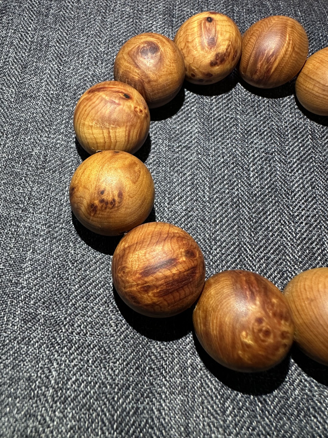 盒子币｜木雕｜手串｜文玩杂件 高油密瘤疤崖柏木｜佛珠念珠手串｜20mm
