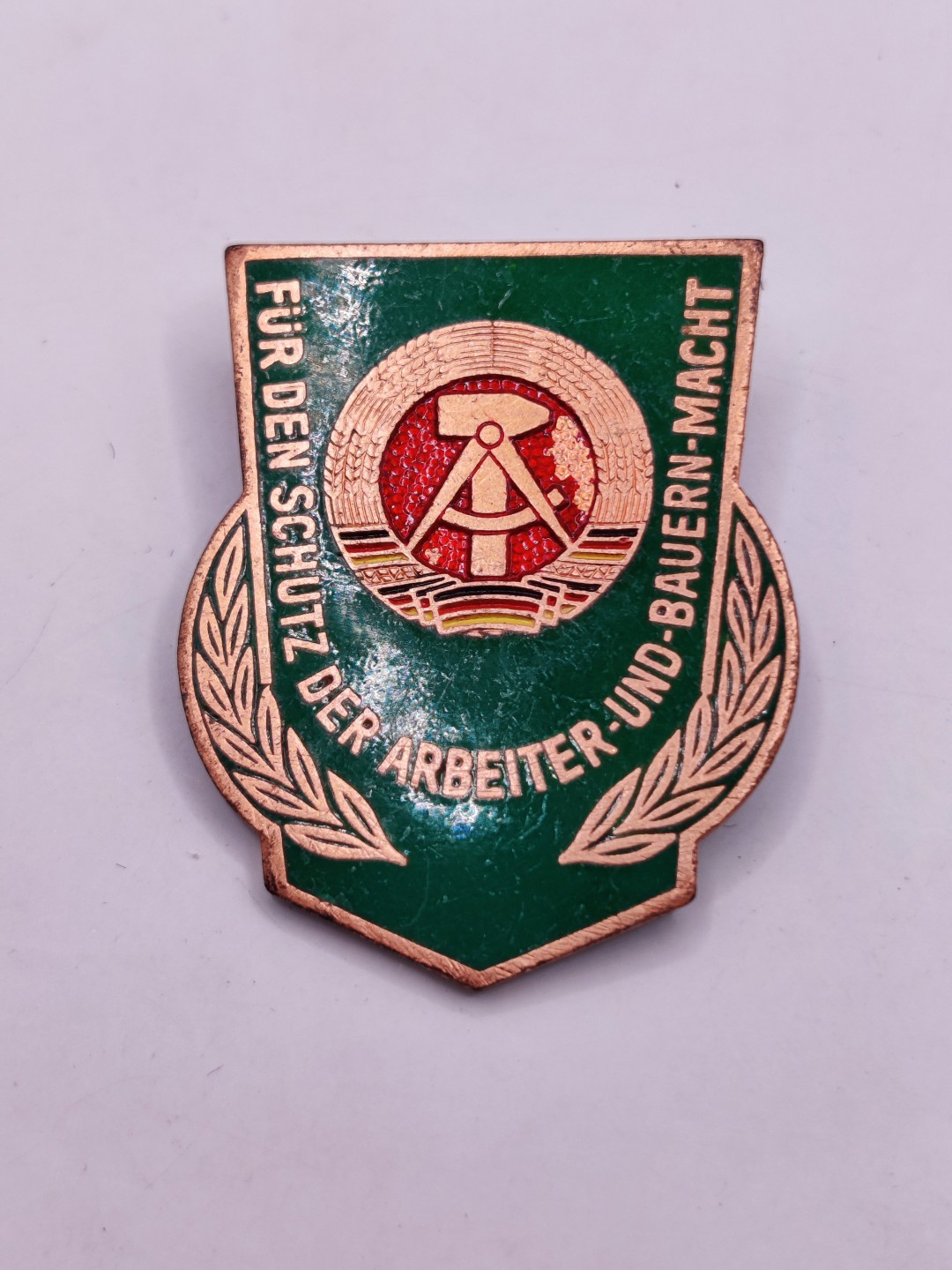 全场0元起拍 第36期 咸鱼国勋章拍卖专场 3月8日（周三）下午6：00开始 东德警察证章