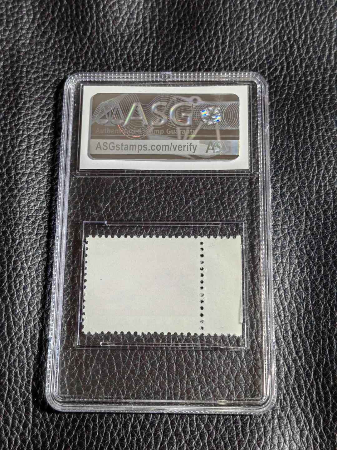 洪涛臻品批发群  精选邮票限时拍卖第二百零六期 普无号  红太阳 ASG90高分OP  版撕绝中绝送评，105最严格时期出分，一手出分壳子完好无划痕，配套必备，喜欢不要错过