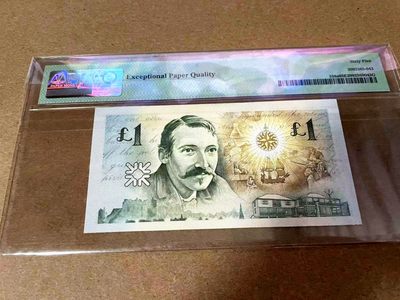 【Blue Auction】✨世界纸币精拍第300期盛典🔥🔥🔥 【6号小号纪念钞罕见】苏格兰 1994年1镑 英国文学新浪漫主义代表作家斯蒂文森逝世百年纪念钞 官方将他列为19世纪最伟大的作家之一  PMG65EPQ 绝品 