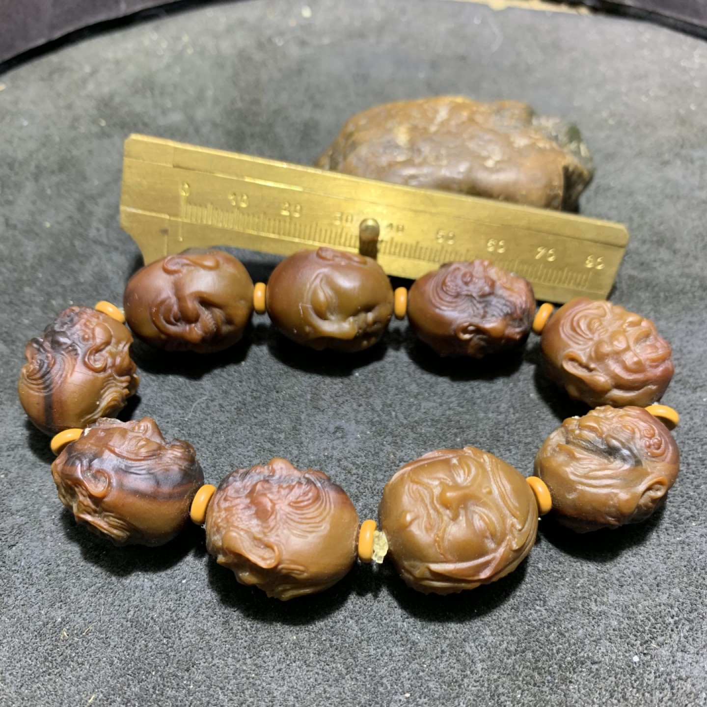 毕业级巴西玛瑙手工雕刻十八罗汉手串一条！
