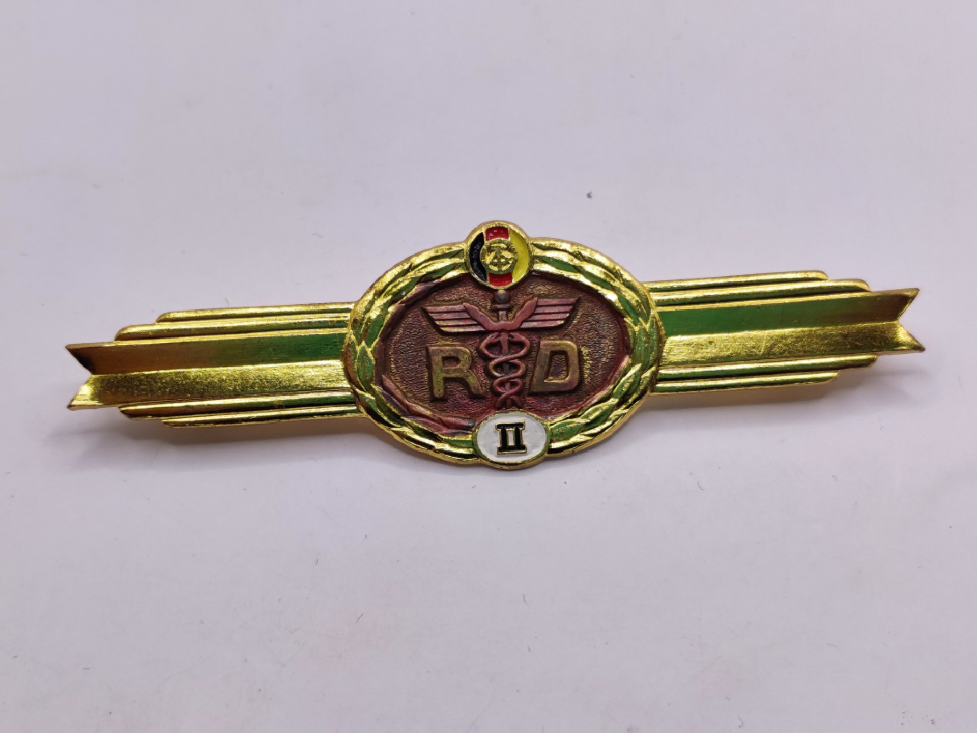 全场0元起拍 第36期 咸鱼国勋章拍卖专场 3月8日（周三）下午6：00开始 东德海关技能章