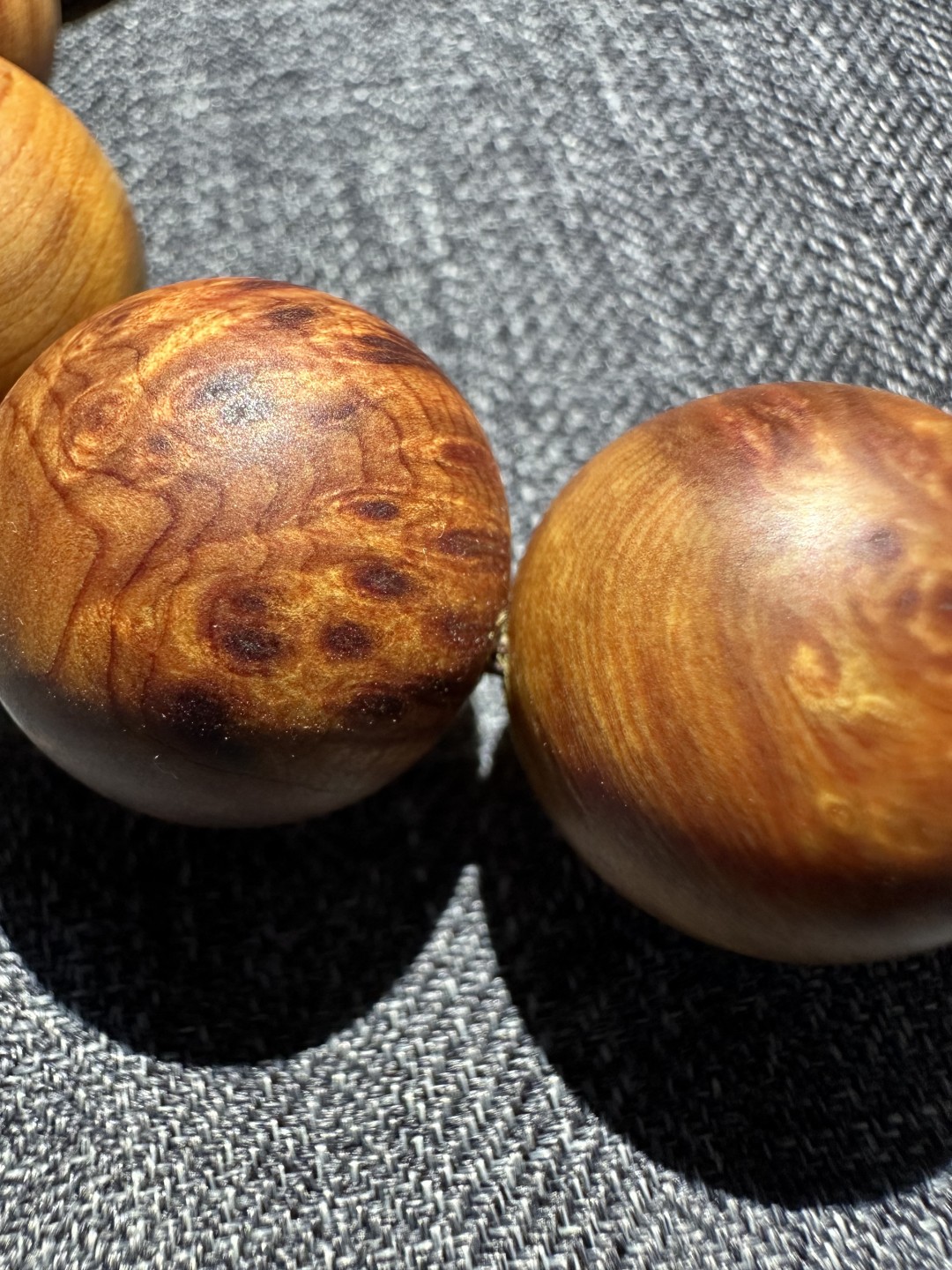 盒子币｜木雕｜手串｜文玩杂件 高油密瘤疤崖柏木｜佛珠念珠手串｜20mm