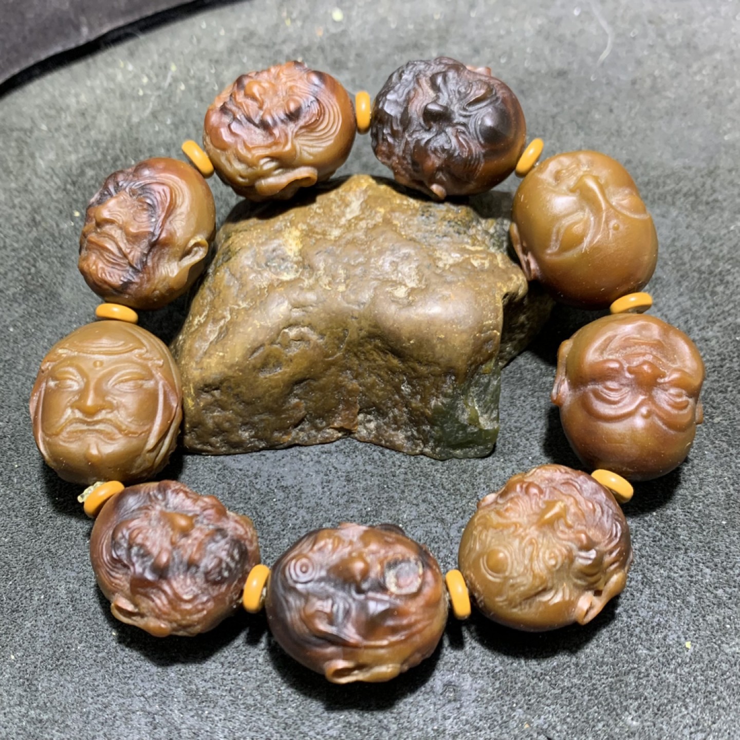 毕业级巴西玛瑙手工雕刻十八罗汉手串一条！