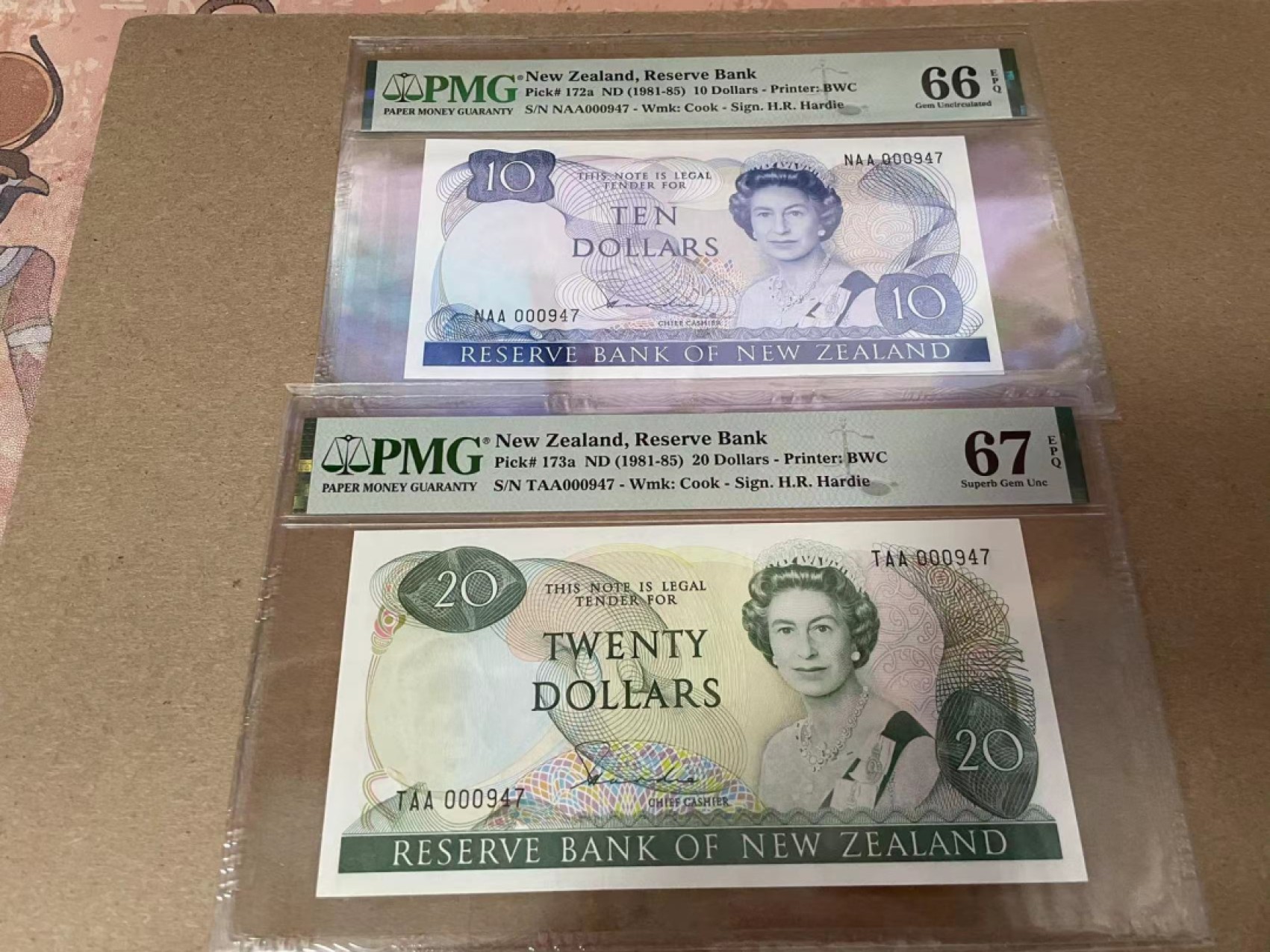 【Blue Auction】✨世界纸币精拍第300期盛典🔥🔥🔥 【一组7张全套 首发冠947全同小号】新西兰 1981-85年1-100元 鸟版 BWC雕刻精美 花冠女王 PMG67EPQ-66EPQ 典藏版