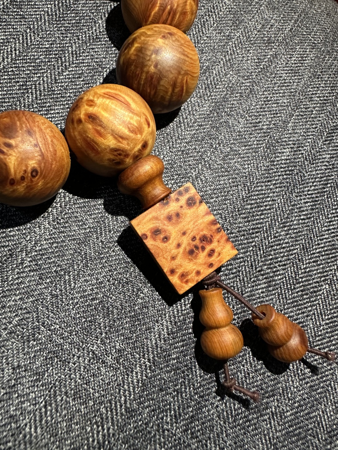 盒子币｜木雕｜手串｜文玩杂件 高油密瘤疤崖柏木｜佛珠念珠手串｜20mm