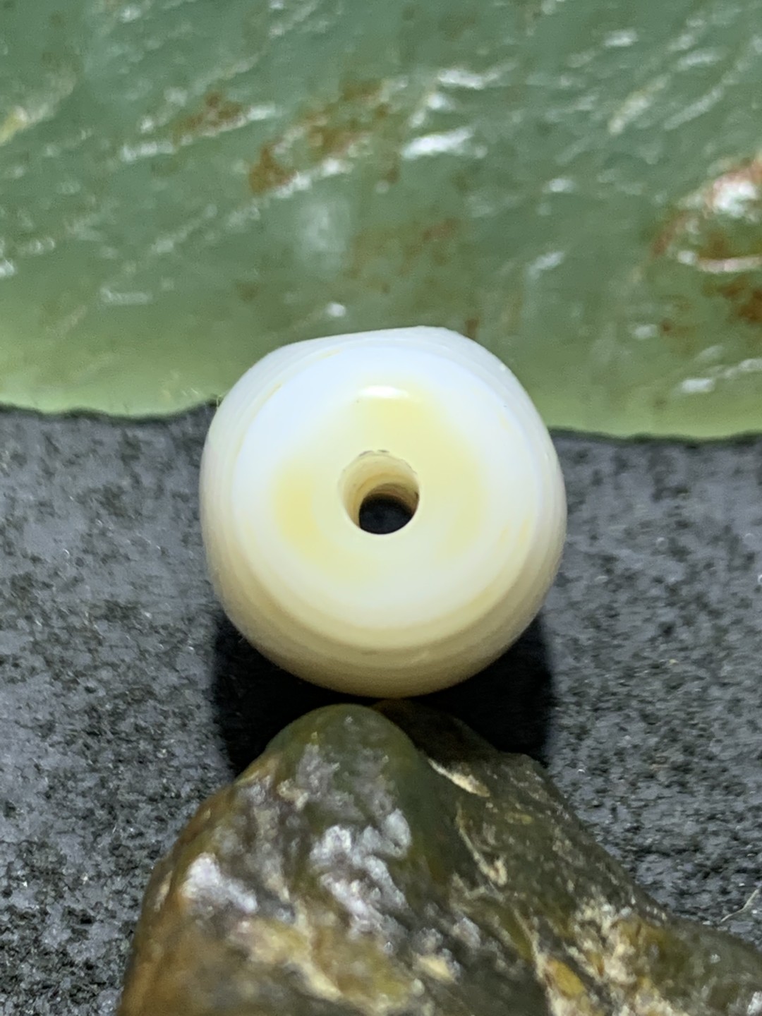 高玉化缠丝玛瑙通货随形桶珠一个