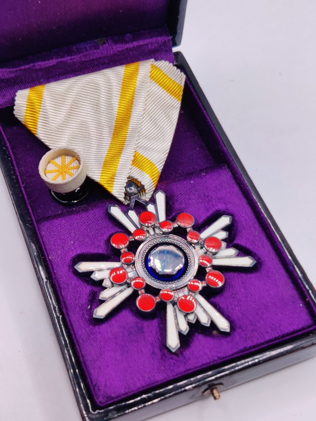 全场0元起拍 第36期 咸鱼国勋章拍卖专场 3月8日（周三）下午6：00开始 日本五等瑞宝章 银制带盒略