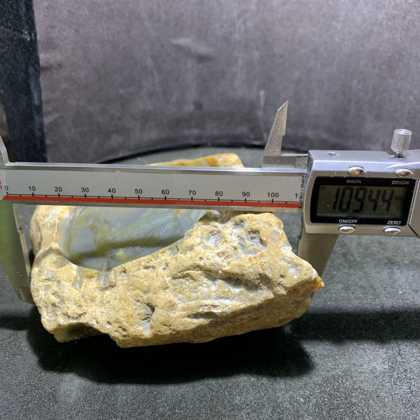精美上山虎原皮手工雕刻天然巴西玛瑙大摆件一个！