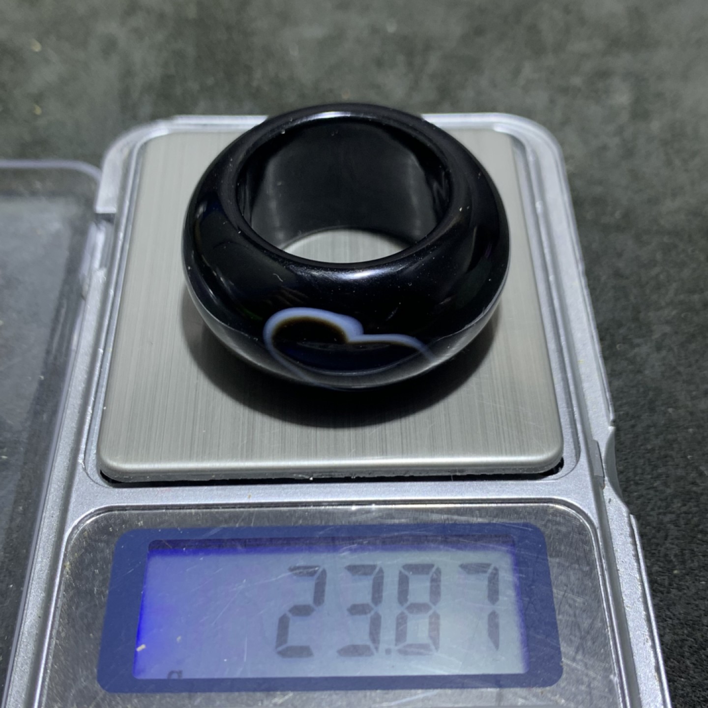 精品天眼药师玛瑙扳指一个！