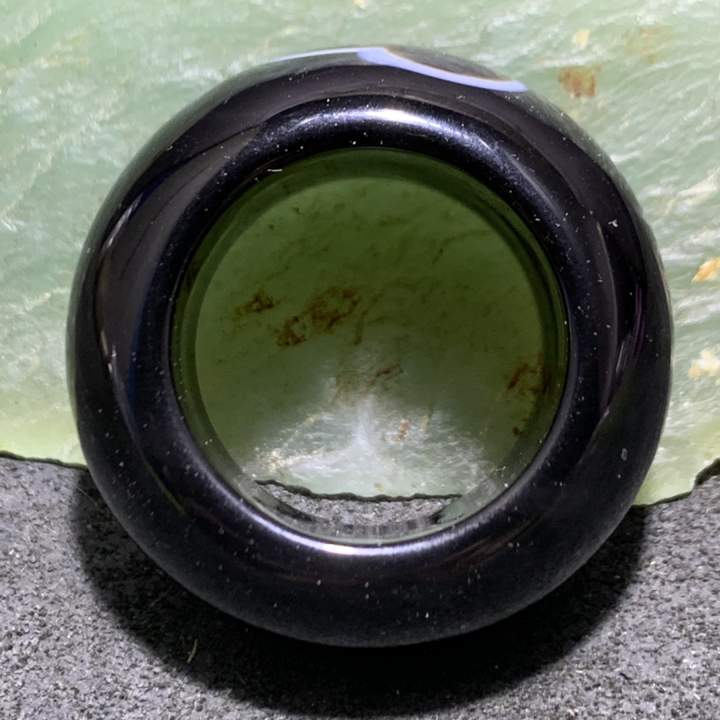 精品天眼药师玛瑙扳指一个！