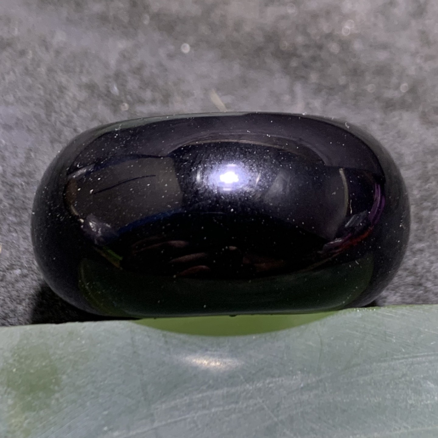 精品天眼药师玛瑙扳指一个！