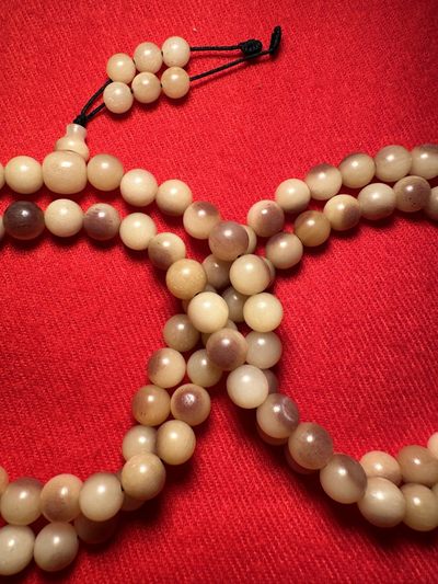 手串木器杂件｜拍卖专场 精品天然未脱脂高密度血沁驼骨/佛珠串珠/108圆形念珠