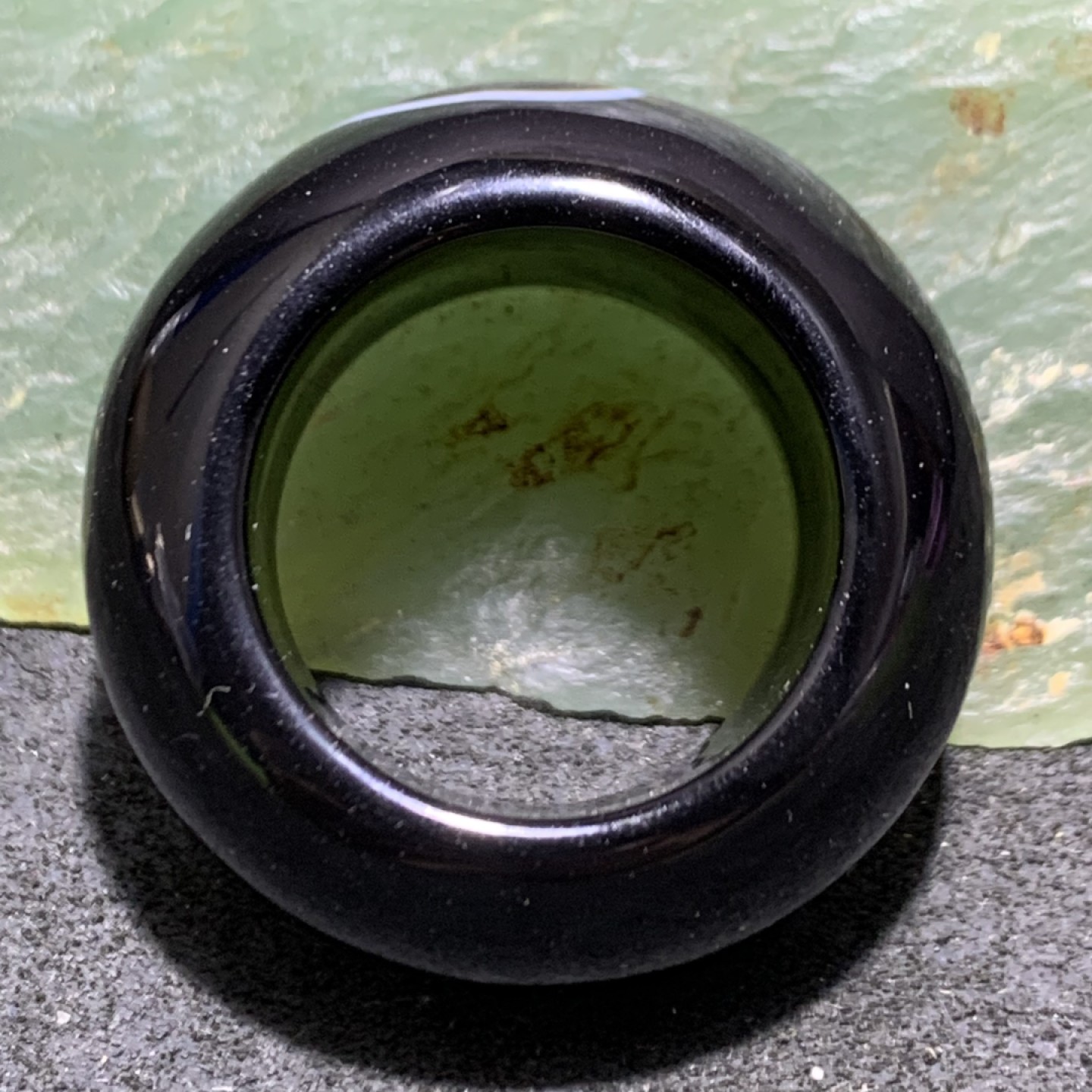 精品天眼药师玛瑙扳指一个！