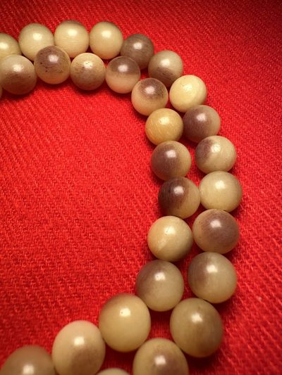 手串木器杂件｜拍卖专场 精品天然未脱脂高密度血沁驼骨/佛珠串珠/108圆形念珠