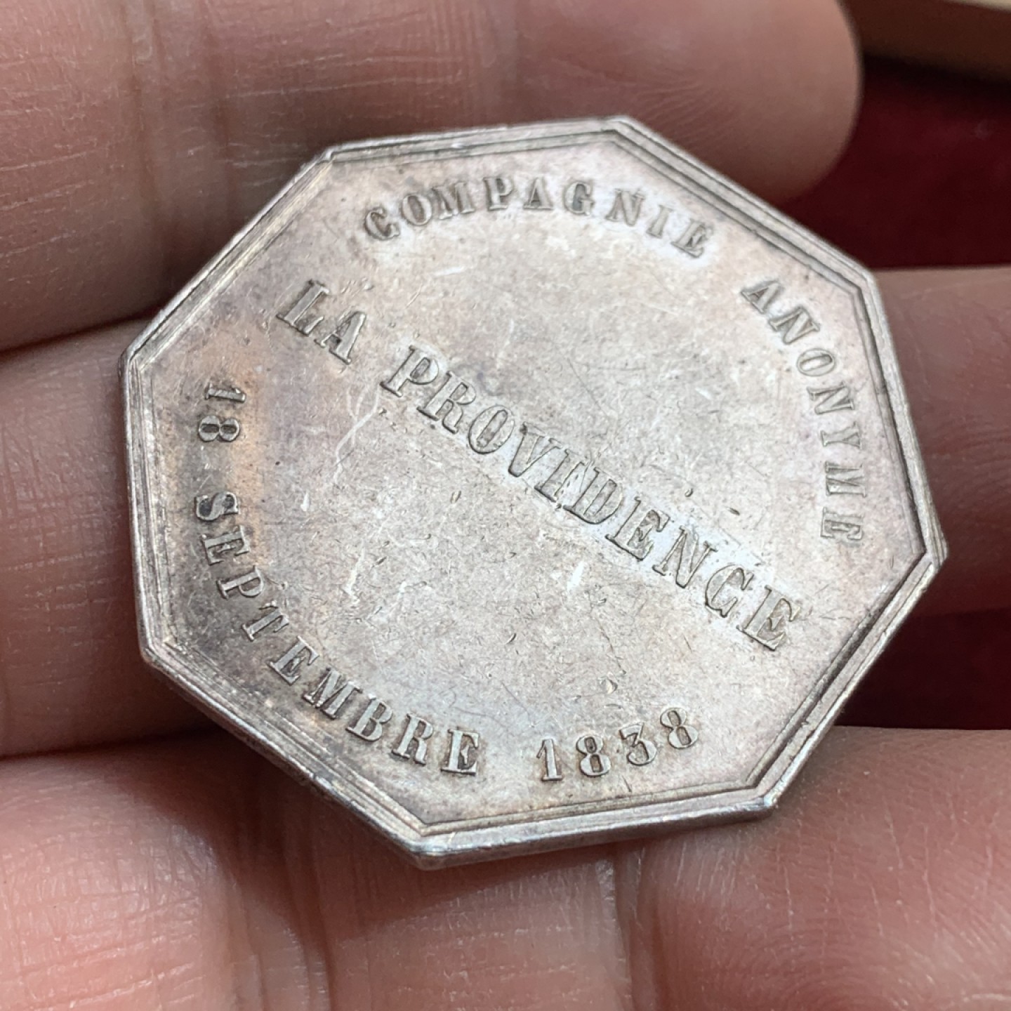 《竞宝斋》第141场-周日，周一 2场 (全场包邮) 法国 1838年 火灾保险公司 银质 八角代币 18.9克 对角直径 39.5mm 大规格 蜜蜂边铭 银标