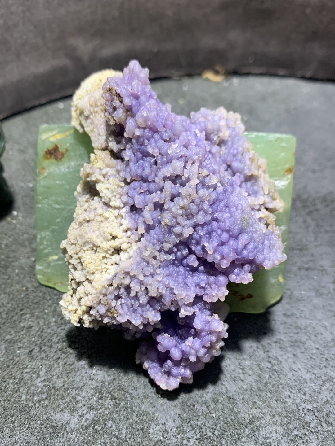 精美印尼双色葡萄玛瑙原石一个