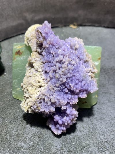 精美印尼双色葡萄玛瑙原石一个 - 精美印尼双色葡萄玛瑙原石一个