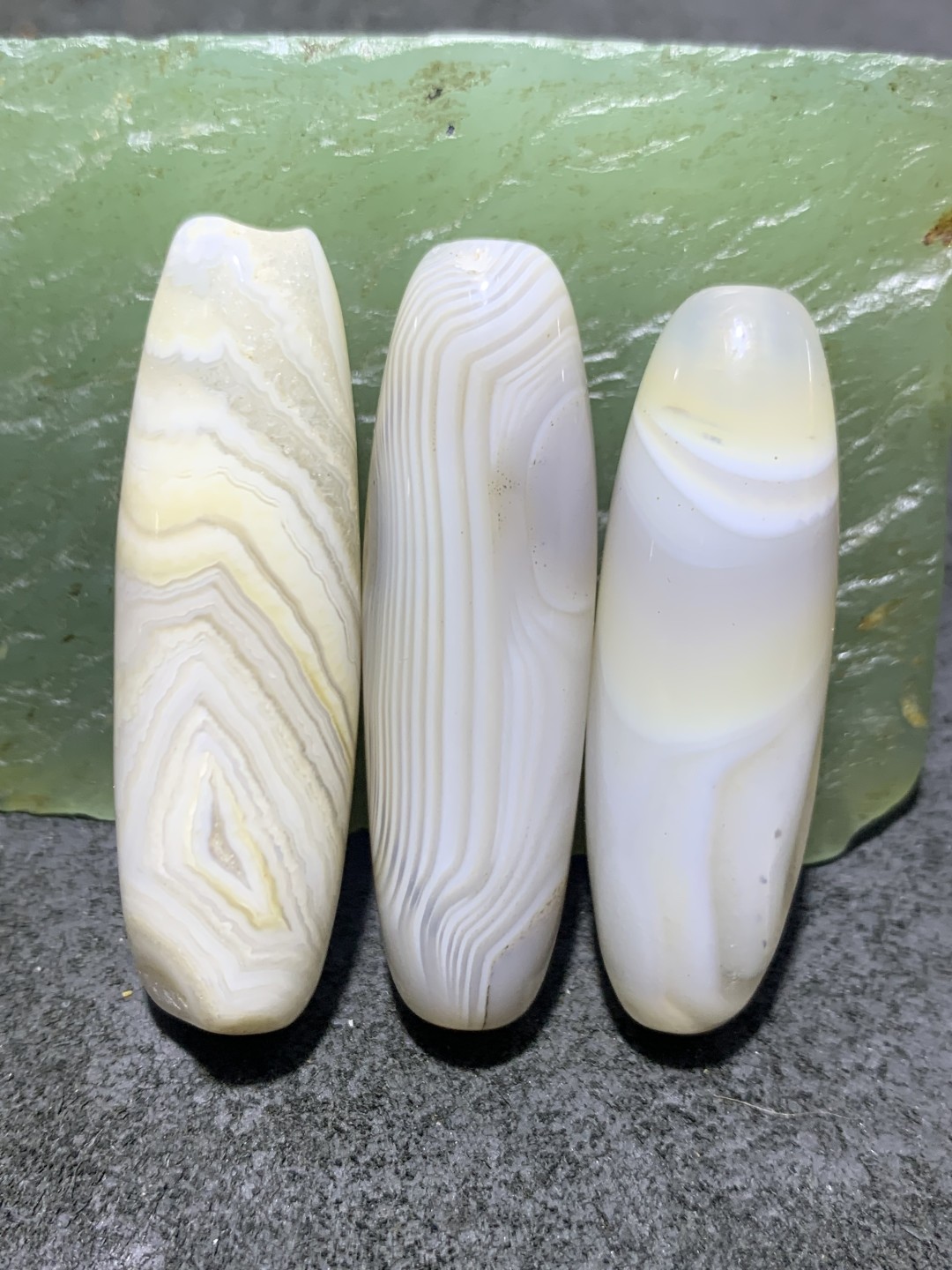 马达加斯加千层纹海洋玉髓随形通货桶珠三颗，