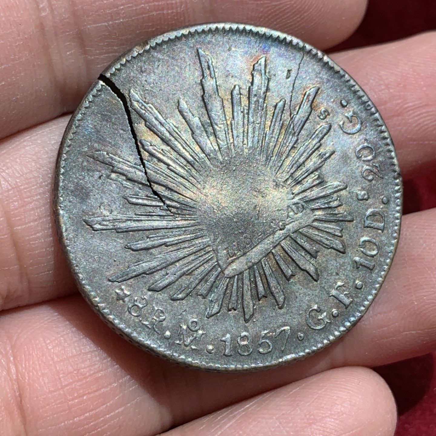 《竞宝斋》第141场-周日，周一 2场 (全场包邮) 墨西哥 1857年 8R 鹰洋大银币 后加盖 导致N无法入盒 币胚有裂 细节见图