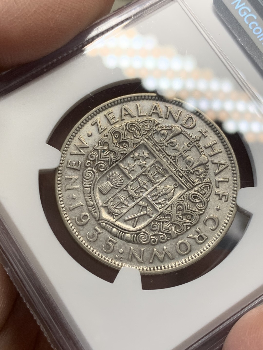 《竞宝斋》第141场-周日，周一 2场 (全场包邮) NGC-XFD 1935新西兰乔五半克朗银币