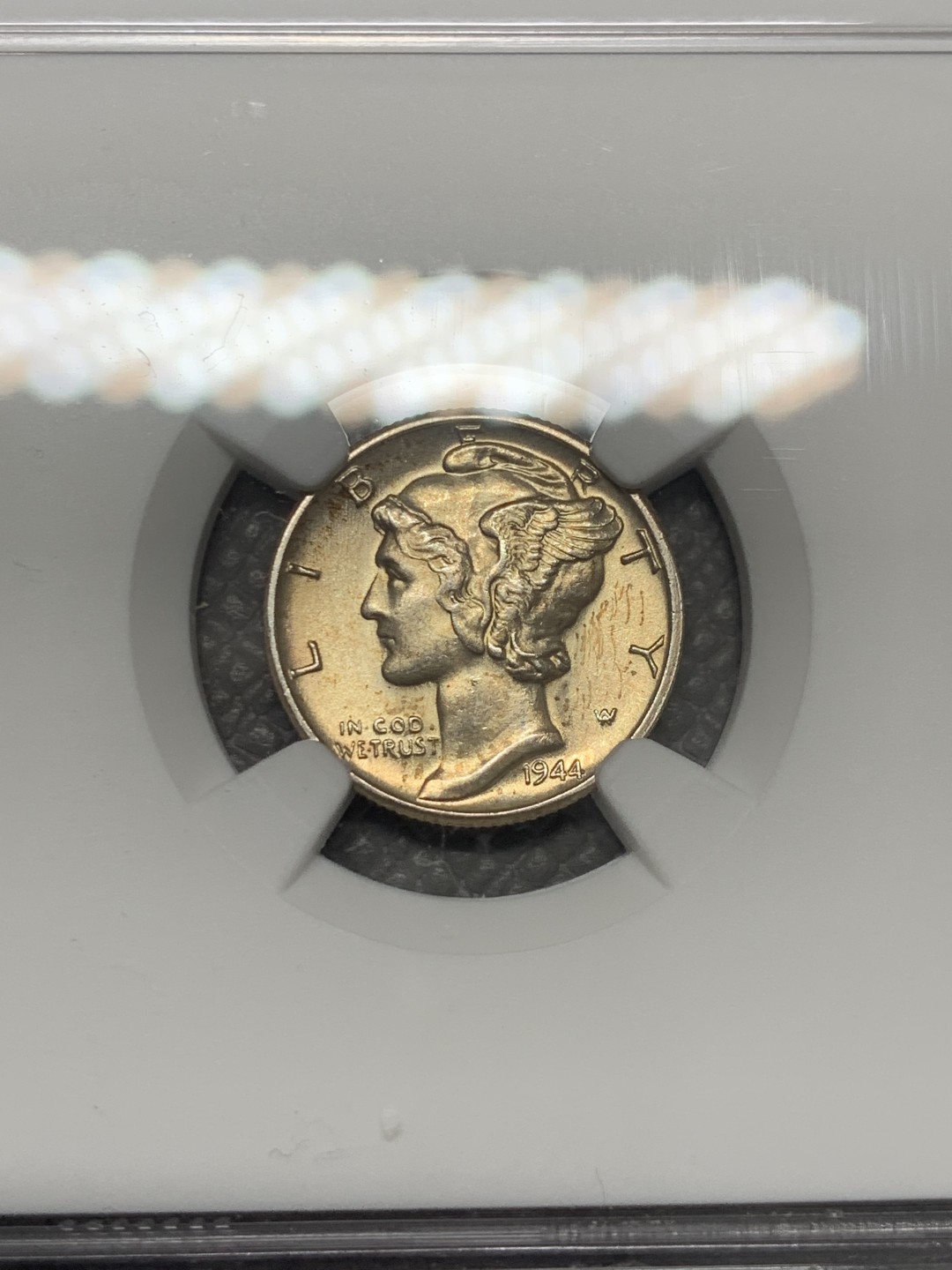 《竞宝斋》第141场-周日，周一 2场 (全场包邮) NGC-MS64 美国1944年 小飞侠10分银币 顶级好品