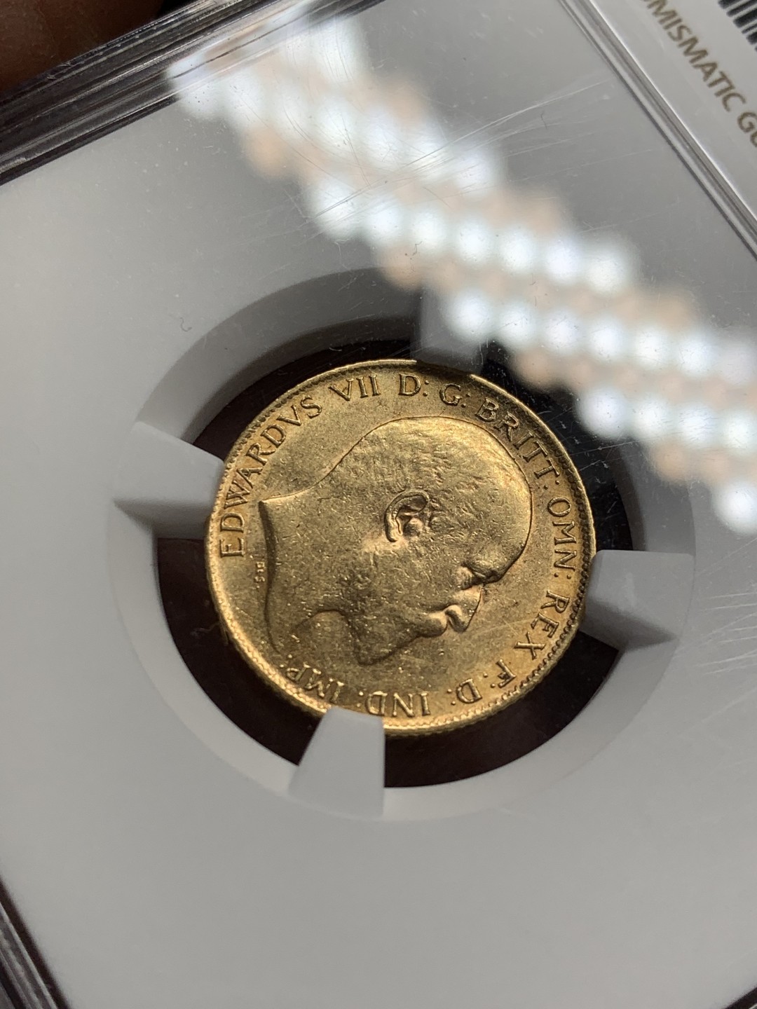 《竞宝斋》第141场-周日，周一 2场 (全场包邮) NGC AU58 英国  爱德华七世 1907年半索维林金币，4克金币，NGC严评AU58，带光好品打制清晰，好品难寻