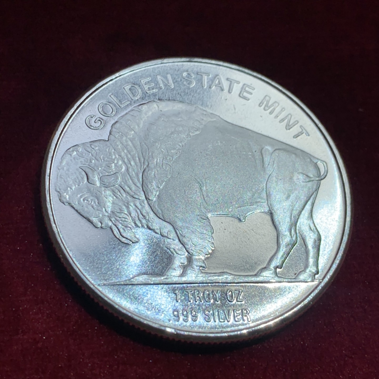 《竞宝斋》第141场-周日，周一 2场 (全场包邮) 美国 印第安人 野牛银章 1盎司31.1克 39.1mm 999银 无其它资料 材质保证