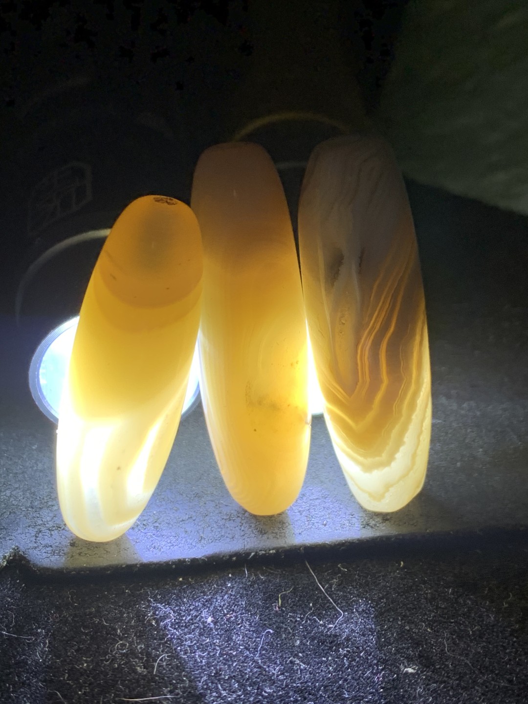 马达加斯加千层纹海洋玉髓随形通货桶珠三颗，