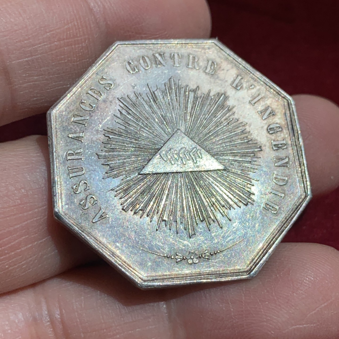 《竞宝斋》第141场-周日，周一 2场 (全场包邮) 法国 1838年 火灾保险公司 银质 八角代币 18.9克 对角直径 39.5mm 大规格 蜜蜂边铭 银标