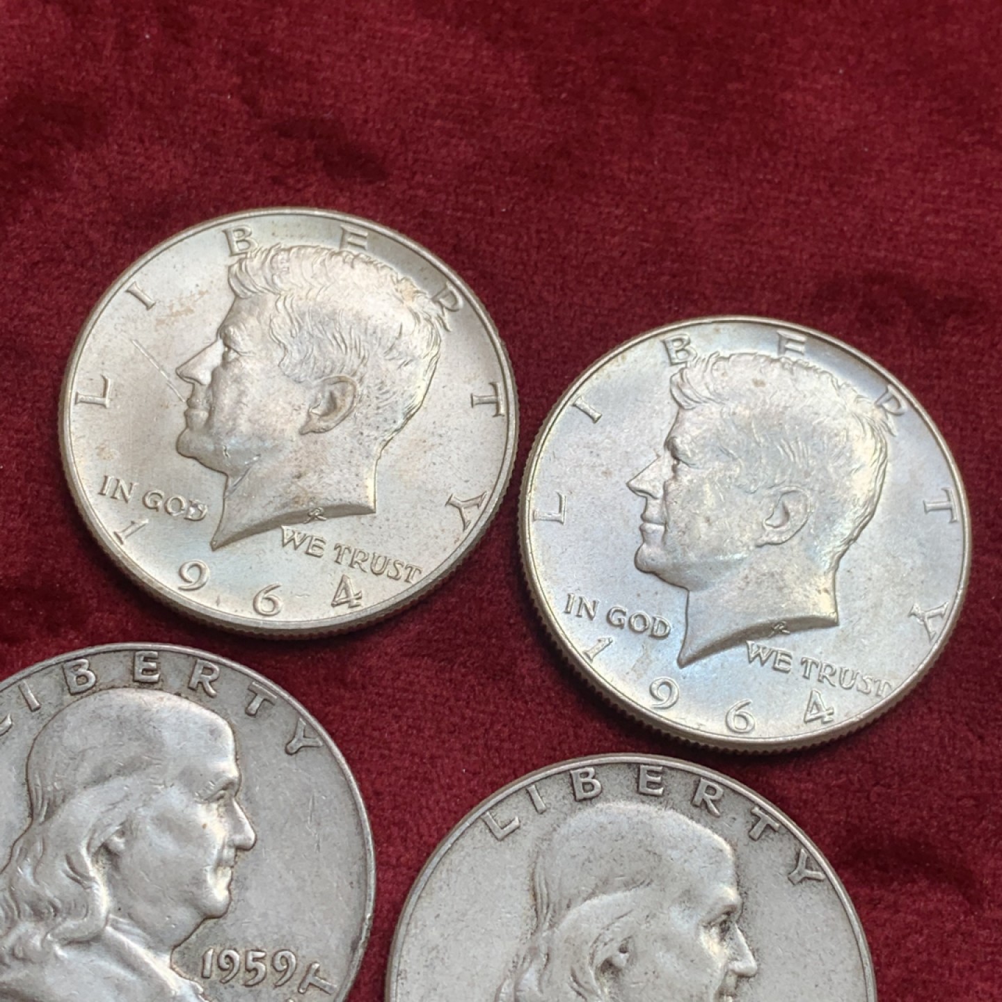 《竞宝斋》第141场-周日，周一 2场 (全场包邮) 美国900银 银币4枚 2枚富兰克林半美元，2枚肯尼迪半美元 单枚12.5克 都是高银版 合计50克900银