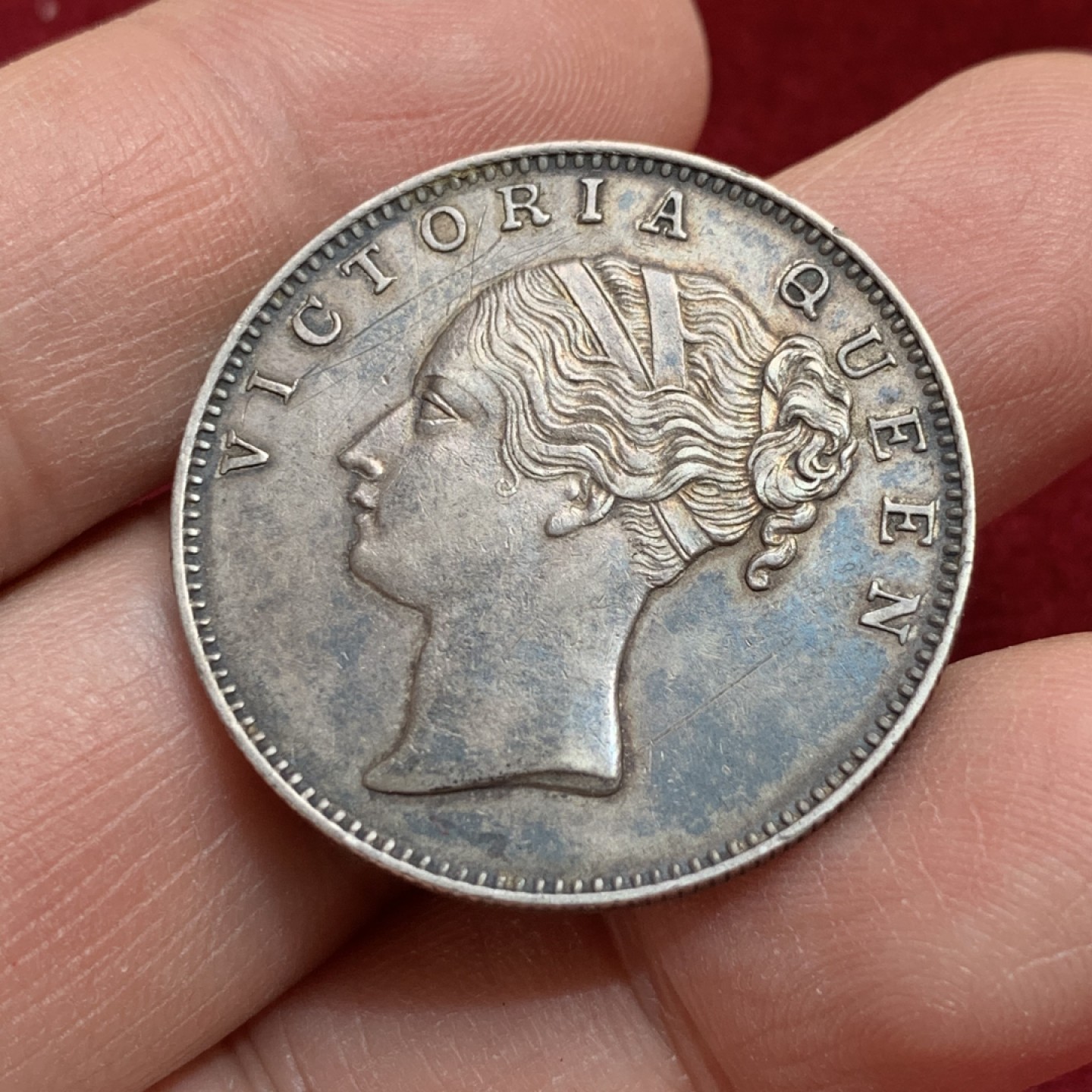 《竞宝斋》第141场-周日，周一 2场 (全场包邮) 英属 印度 1840年 小维 1卢比 银币 原味单辫 细节见图