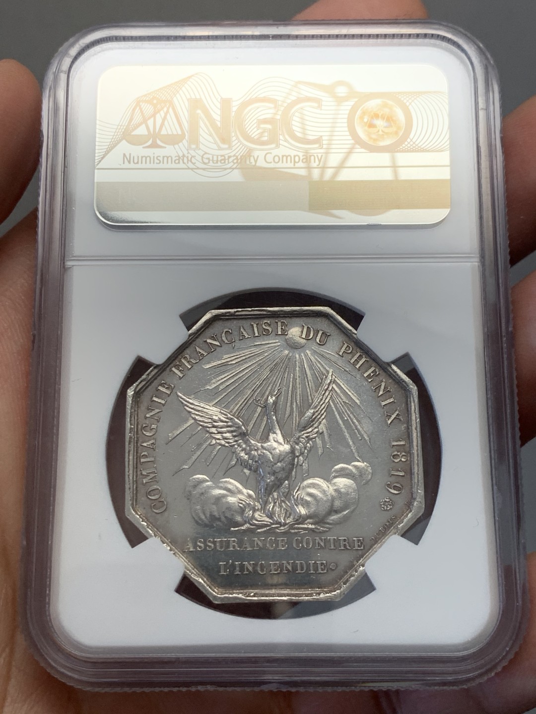 《竞宝斋》第141场-周日，周一 2场 (全场包邮) NGC MS61 1819年法国八角银章，凤凰火灾保险公司，凤凰涅槃，栩栩如生，大块头，细节底板都很好