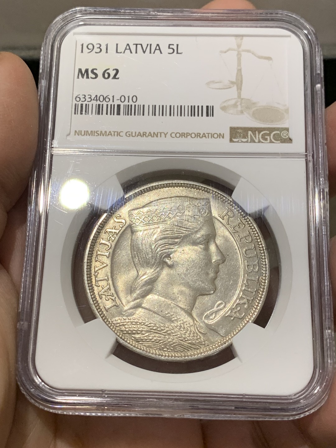 《竞宝斋》第141场-周日，周一 2场 (全场包邮) NGC-MS62  拉脱维亚 1931年5拉特美女大银币 全新转光 外拍热门品种 价格洼地