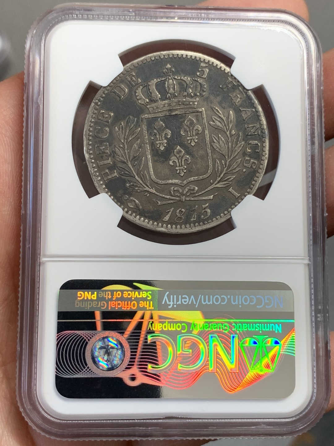 《竞宝斋》第141场-周日，周一 2场 (全场包邮) NGC XF 1815年 法国 路易十八5法郎戎装版 原味好品，军装版状态很好，很稀少品种，特别是背面状态难得，可惜没给分。绝大多数这个品种的币都是清洗，原味的更难得
