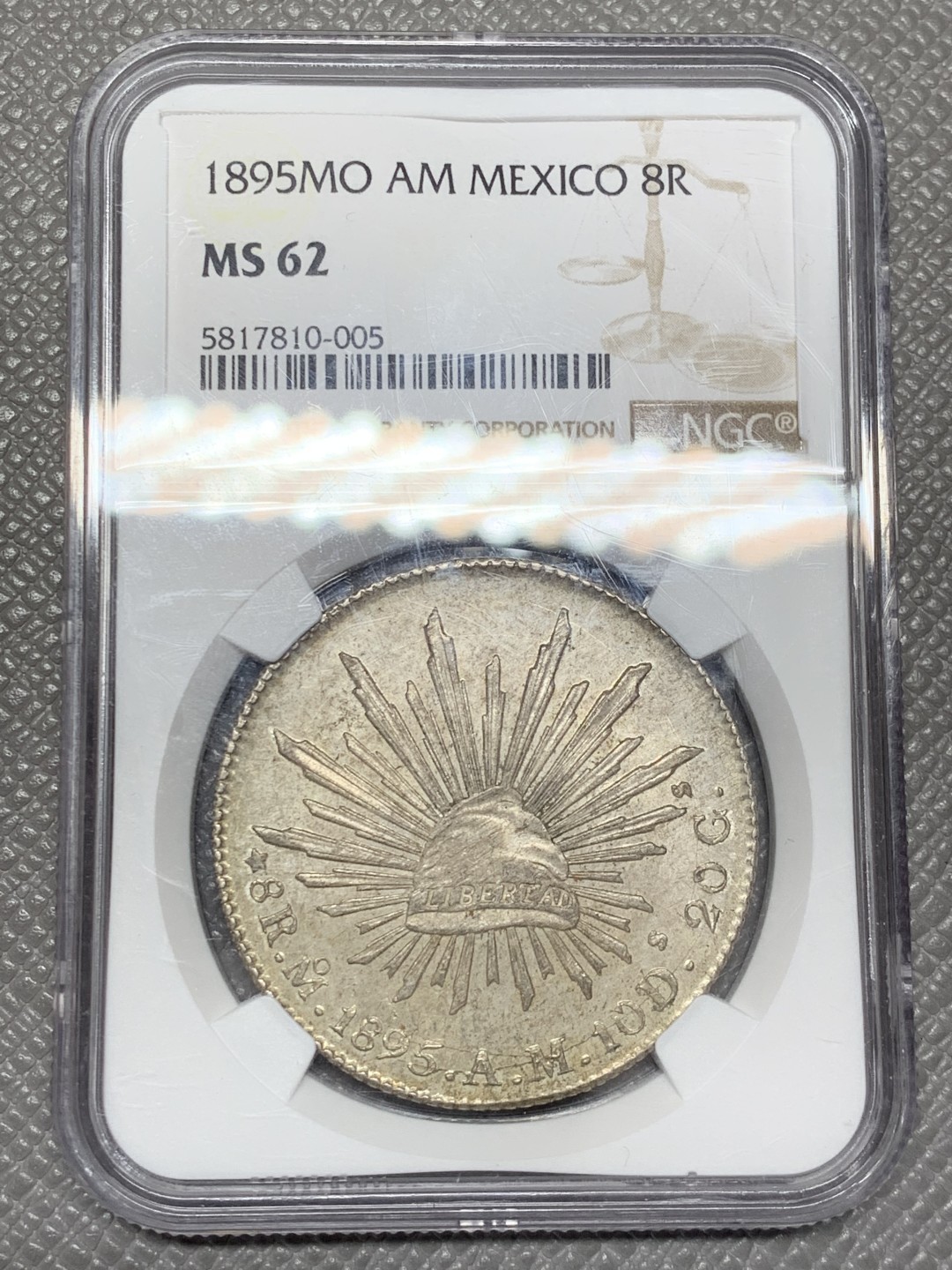 《竞宝斋》第141场-周日，周一 2场 (全场包邮) NGC MS62 墨西哥 1895年 8R 鹰洋 大银币 正反深打 羽毛好