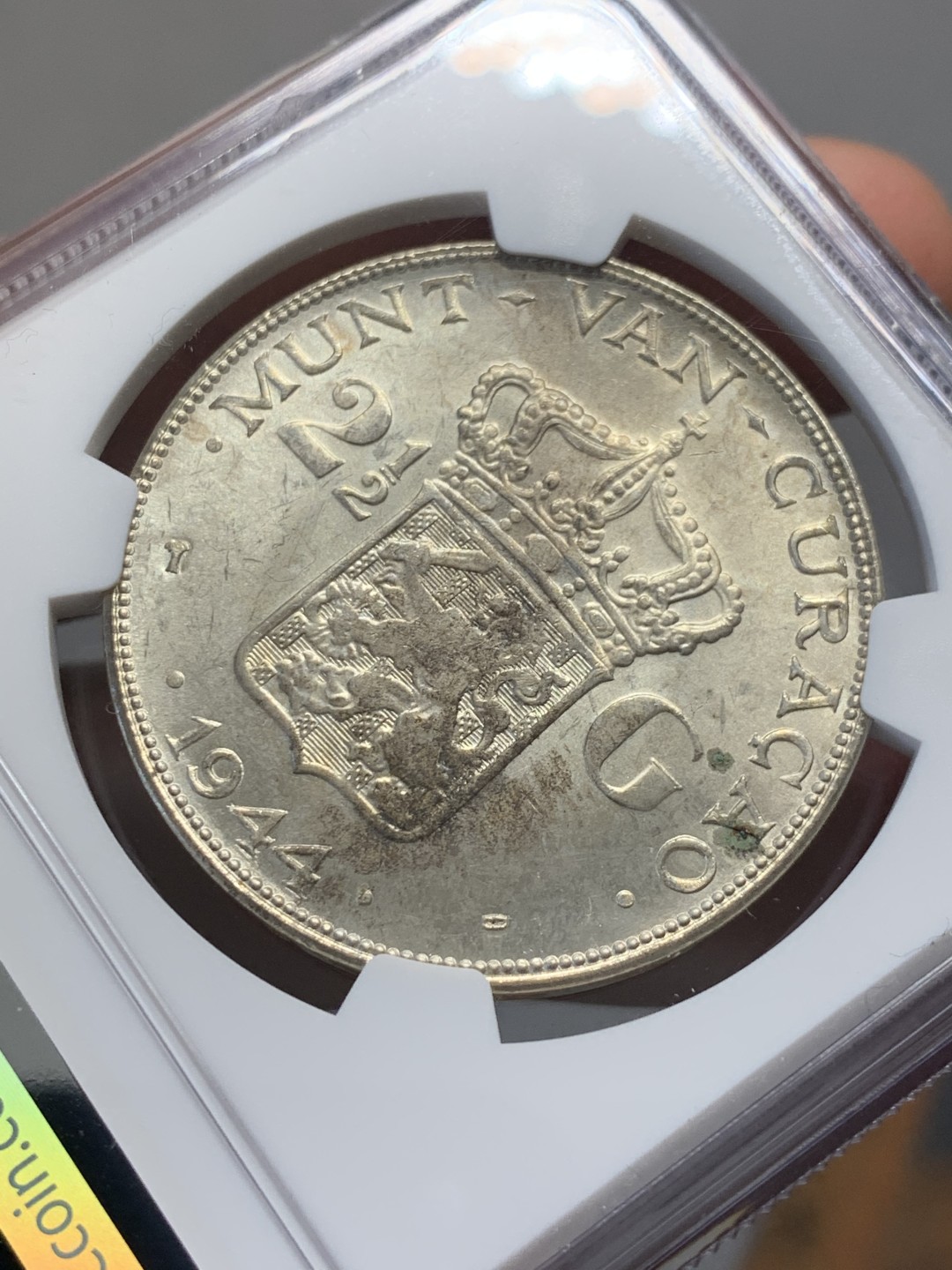 《竞宝斋》第141场-周日，周一 2场 (全场包邮) NGC MS62 荷属库拉索 1944年 威廉米娜女王 2.5盾大银币原光 殖民地系列