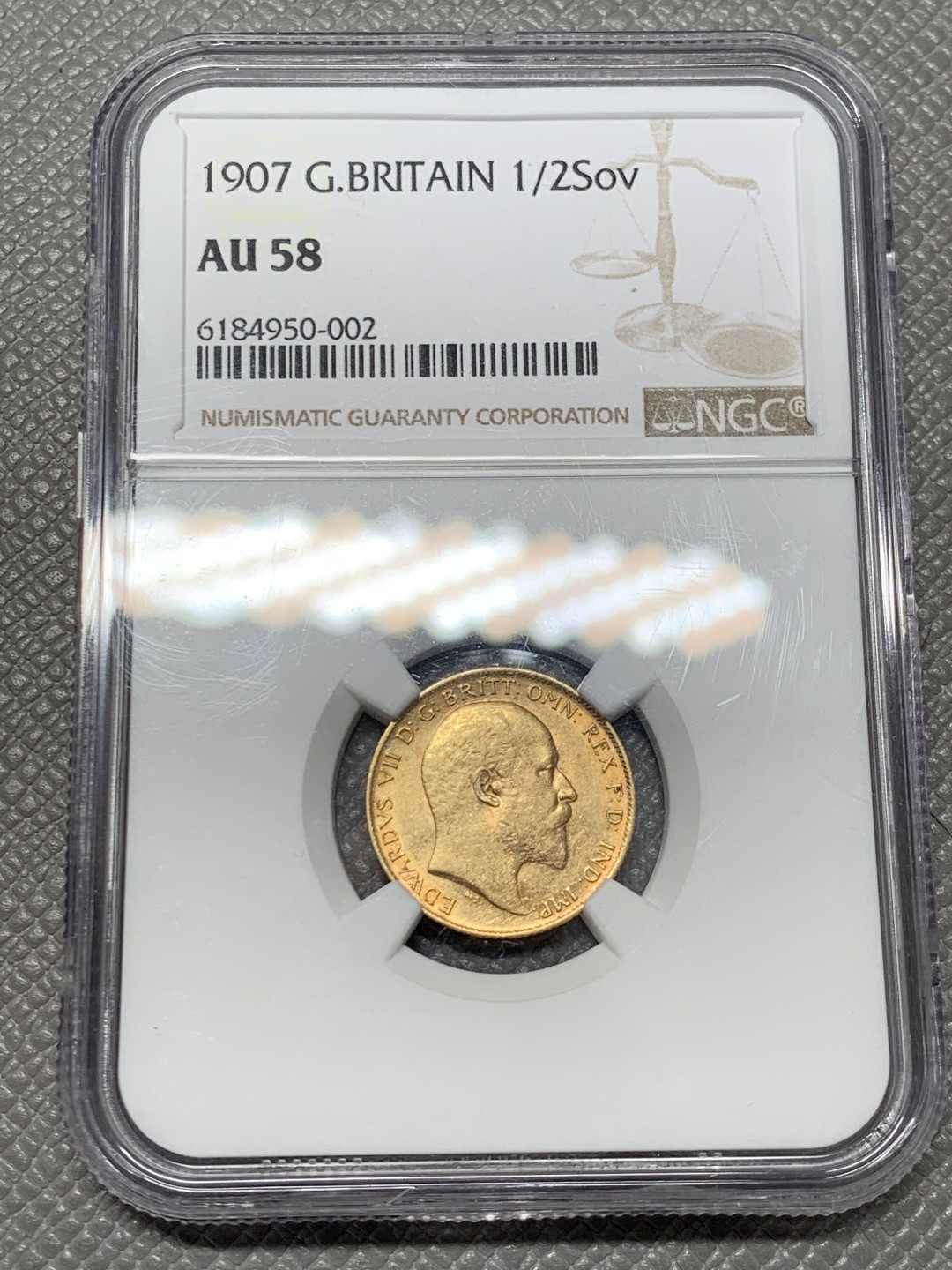 《竞宝斋》第141场-周日，周一 2场 (全场包邮) NGC AU58 英国  爱德华七世 1907年半索维林金币，4克金币，NGC严评AU58，带光好品打制清晰，好品难寻