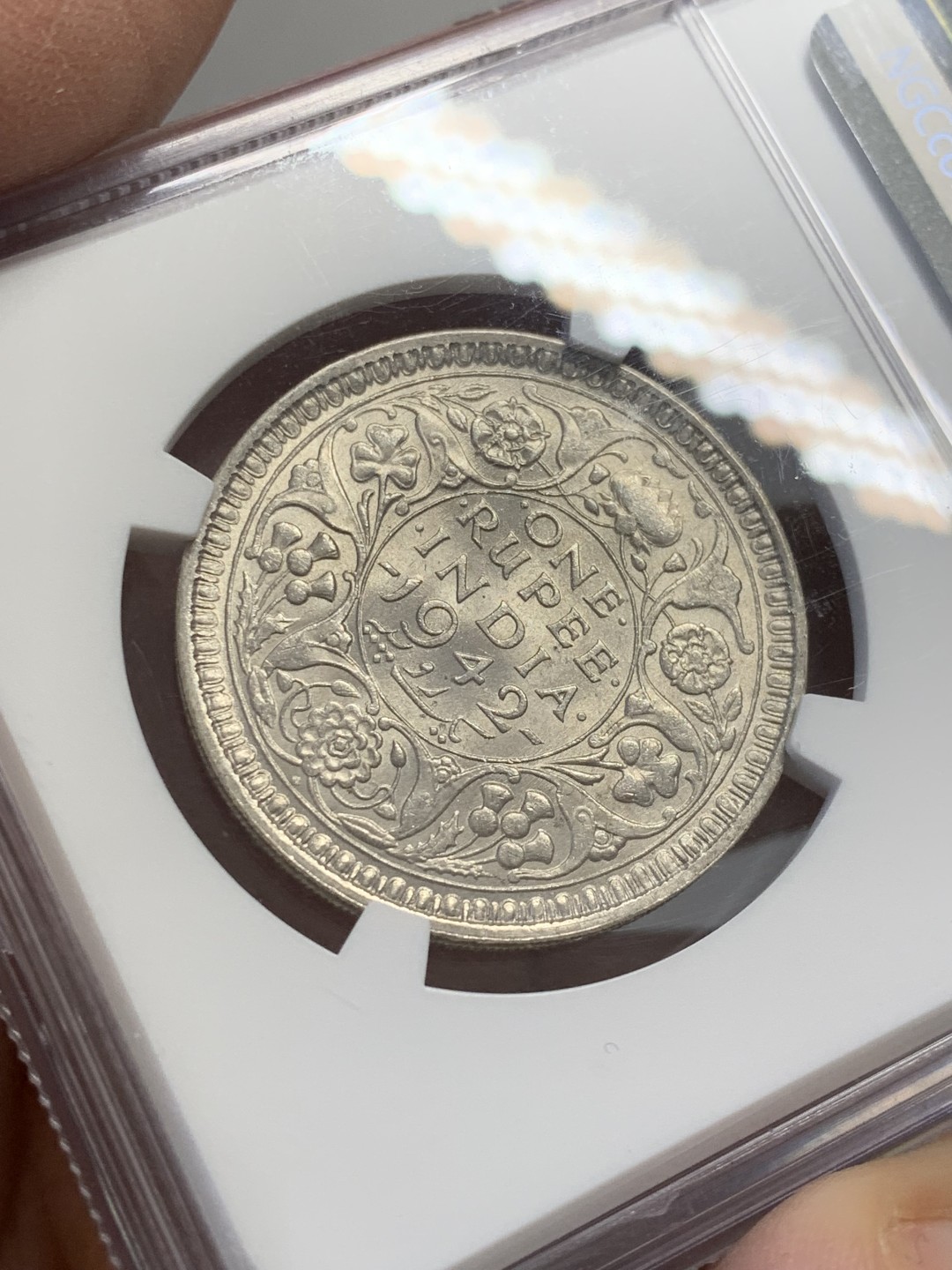 《竞宝斋》第141场-周日，周一 2场 (全场包邮) NGC-MS62 1942年（B） 1卢比 乔治六世 银币 原光 少见年份