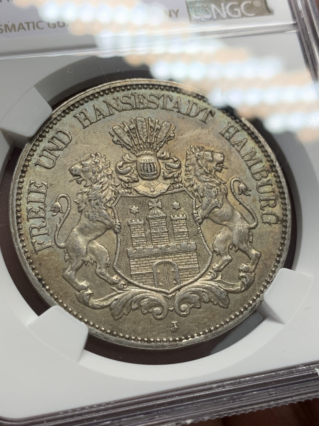 《竞宝斋》第141场-周日，周一 2场 (全场包邮) NGC-AU58 德国汉堡 1908年 双狮盾牌5马克大银币 细节一流 个人看就是低评了