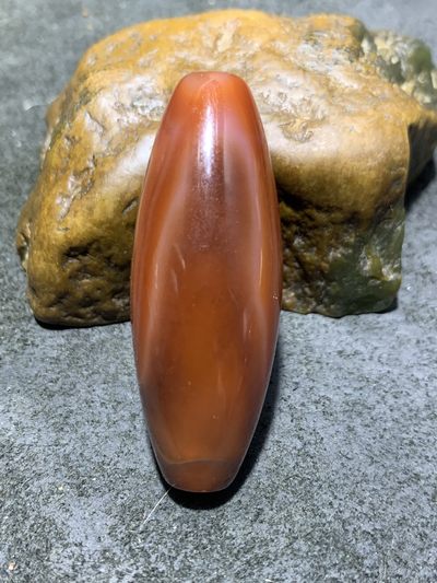 仅此一颗！精美高润度红沁天眼纹药师玛瑙天珠形桶珠一颗， 仅此一颗！精美高润度红沁天眼纹药师玛瑙天珠形桶珠一颗，