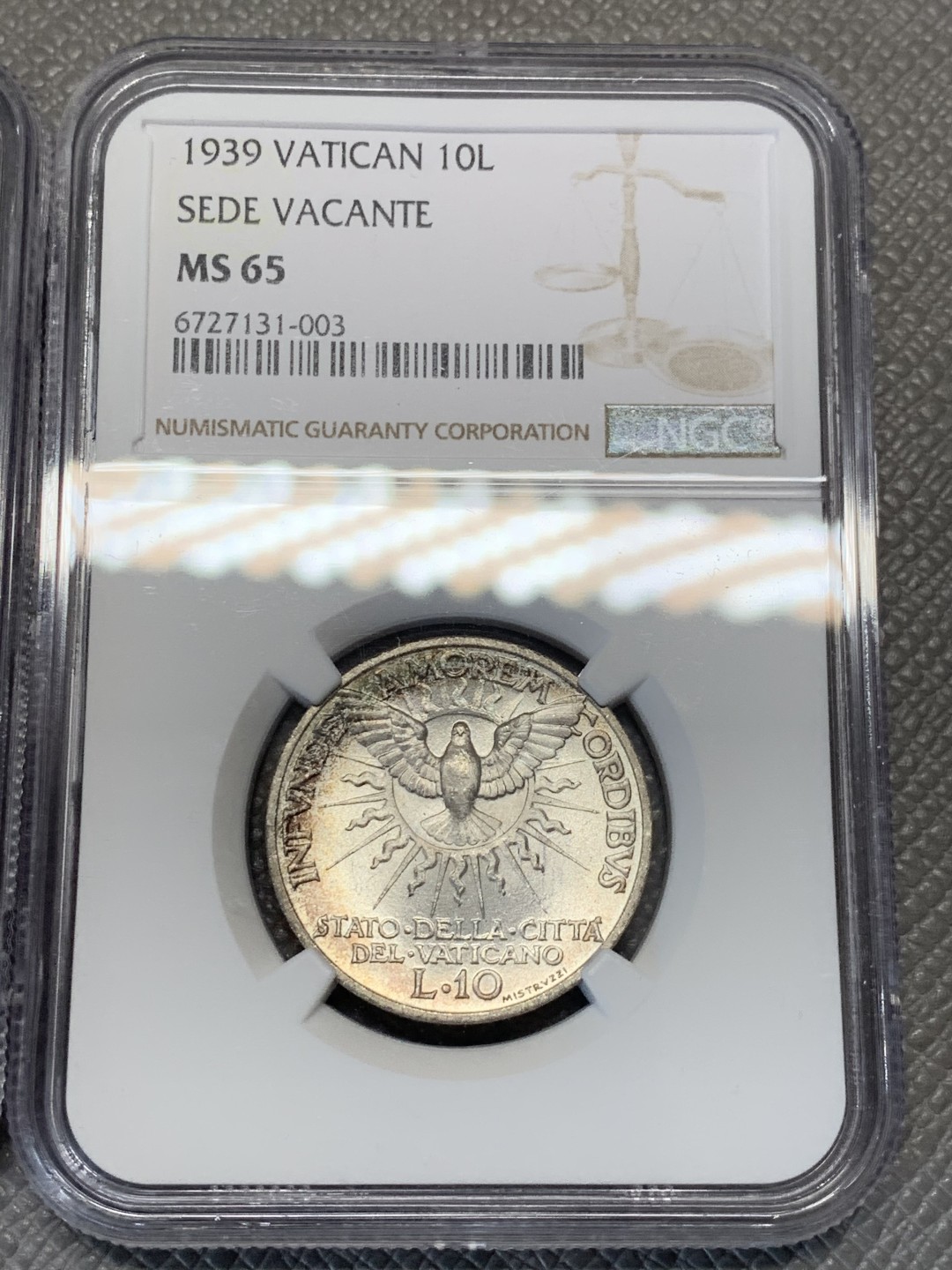 《竞宝斋》第141场-周日，周一 2场 (全场包邮) NGC MS65分 一对 梵蒂冈1939年5.10里拉两枚银币 带彩好品