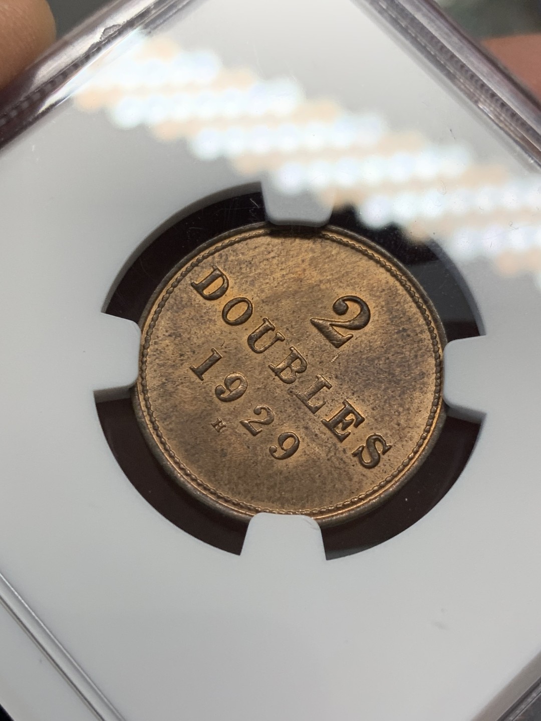 《竞宝斋》第141场-周日，周一 2场 (全场包邮) NGC-MS63RB 英属根西1929 2道布铜币，喜敦厂铸造，经典三狮设计，RB铜光靓丽