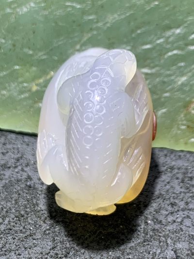 精美高玉化巴西玛瑙手工俏色巧雕如意蜥蜴吊坠一个， - 精美高玉化巴西玛瑙手工俏色巧雕如意蜥蜴吊坠一个，