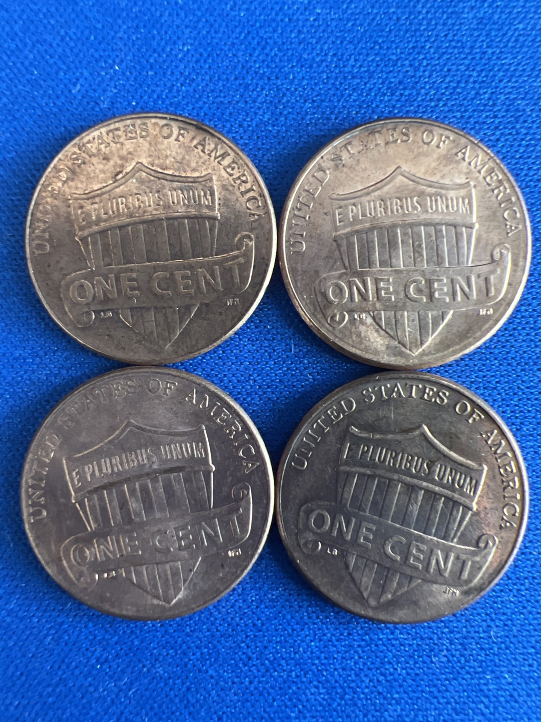 泡泡堂微拍第七十九幕硬币捡漏可累计专场👿👿，零佣金，零押金，累计满二十元包邮，接受代拍业务 美国一分盾徽版四枚