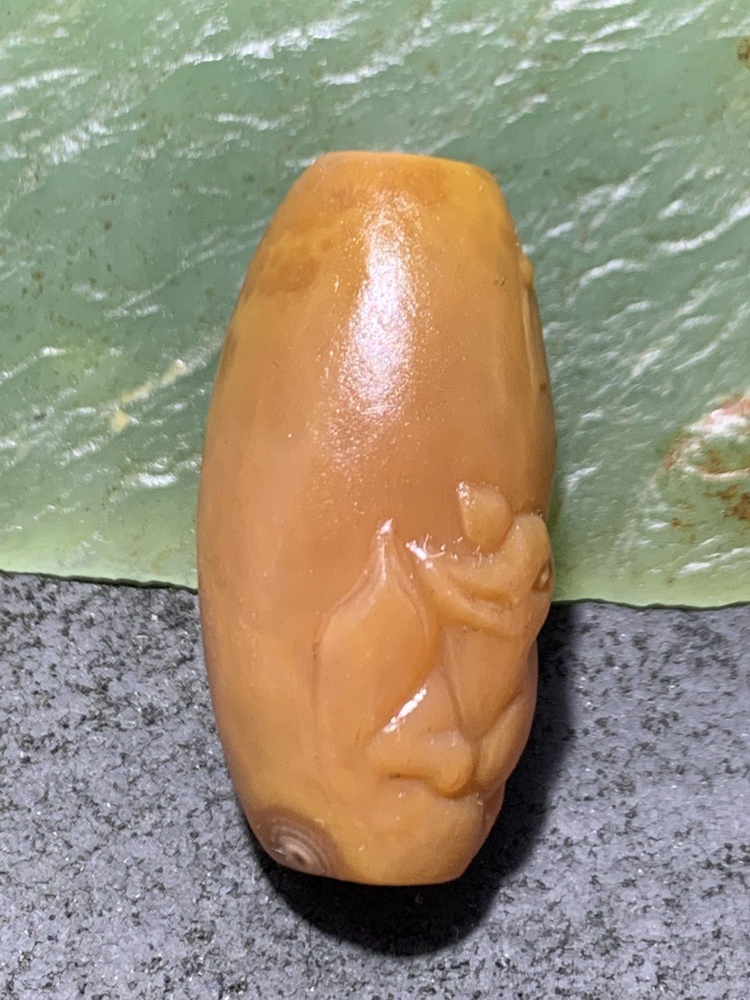 精美亚光战国红玛瑙手工雕刻灵狐桶珠一颗！