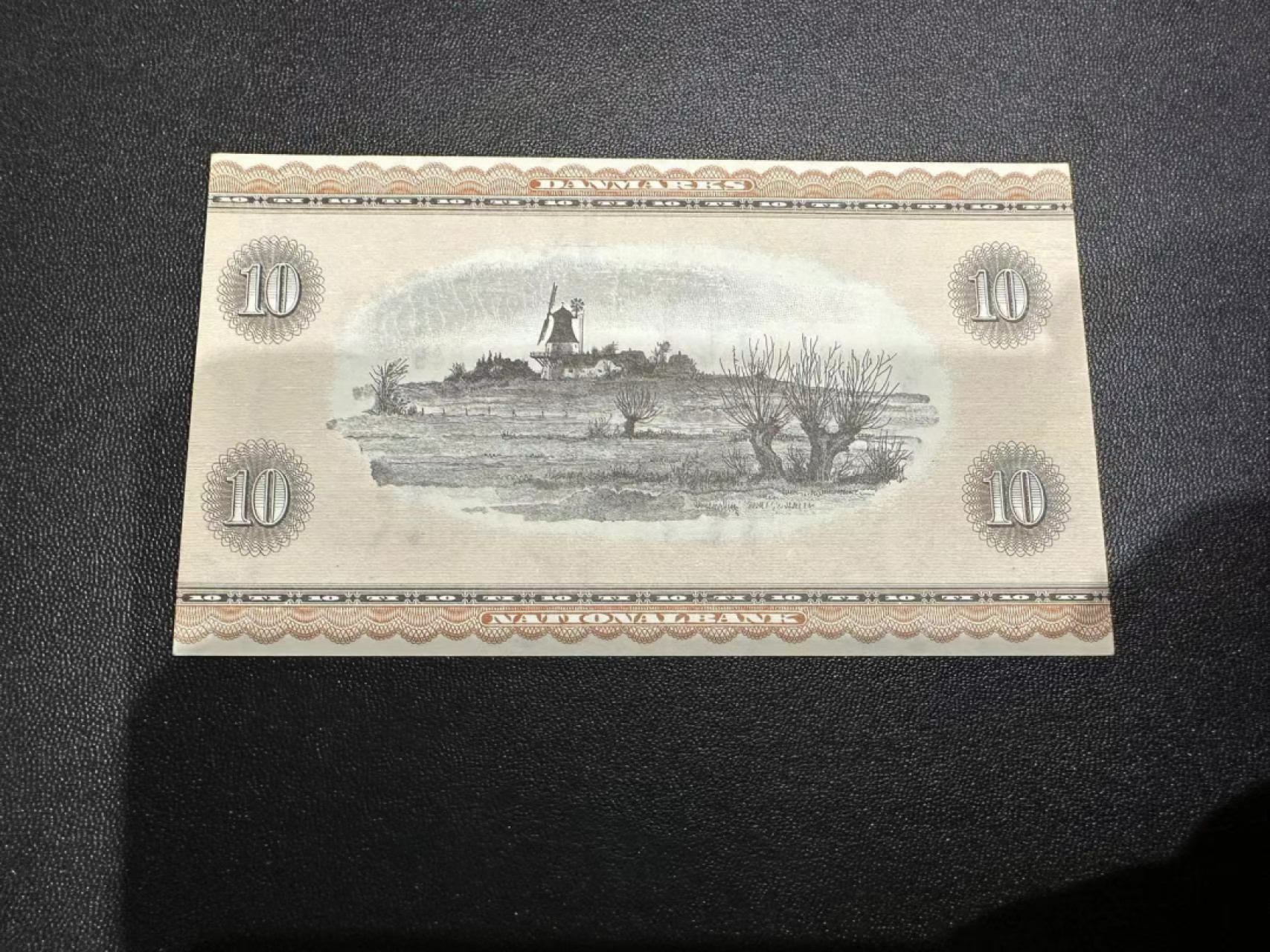 《外钞收藏家》第二百四十九期（连拍第二场） 1936年丹麦10克朗 老纸币 有点受潮 角不绝 近全新