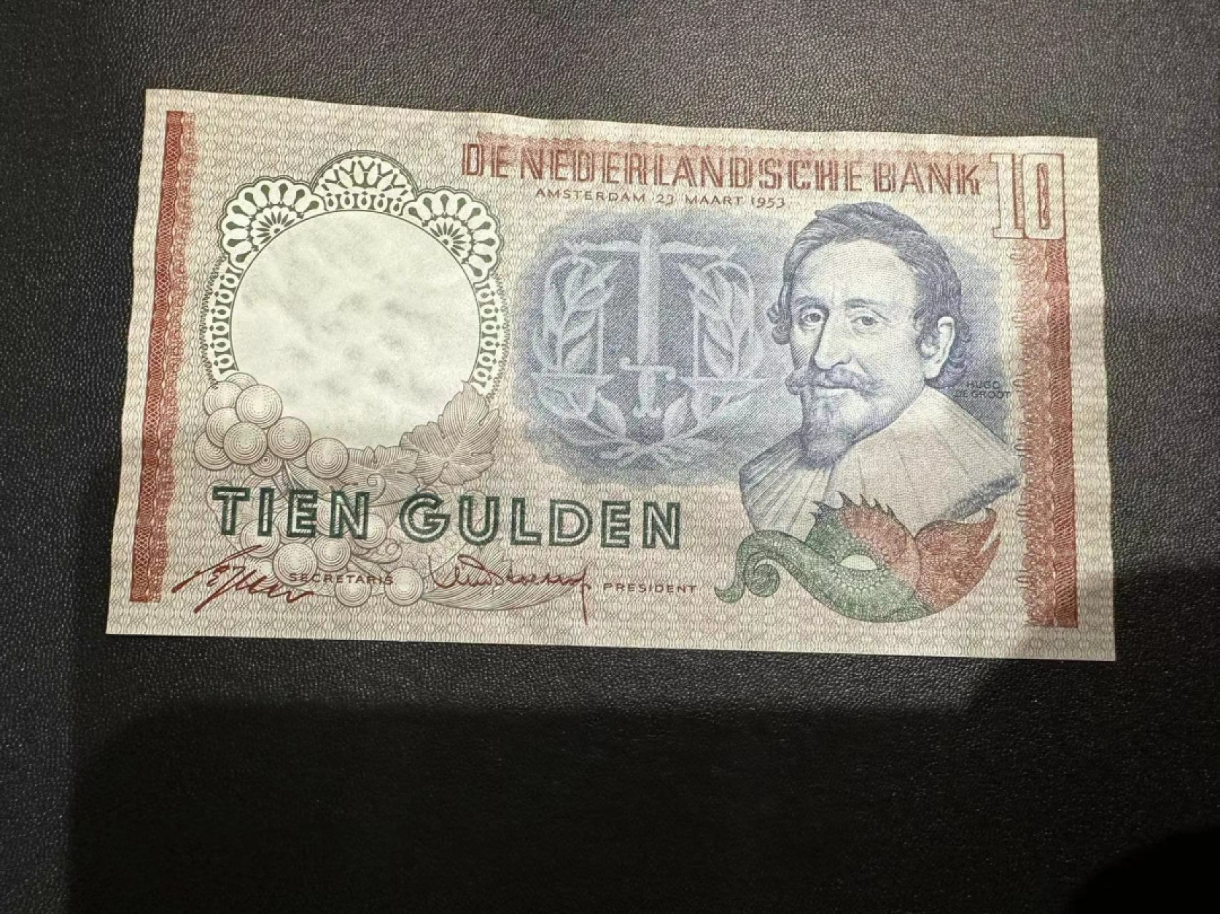《外钞收藏家》第二百四十九期（连拍第二场） 1953年荷兰10盾 测光有波浪纹 荧光不绝 没有明显问题