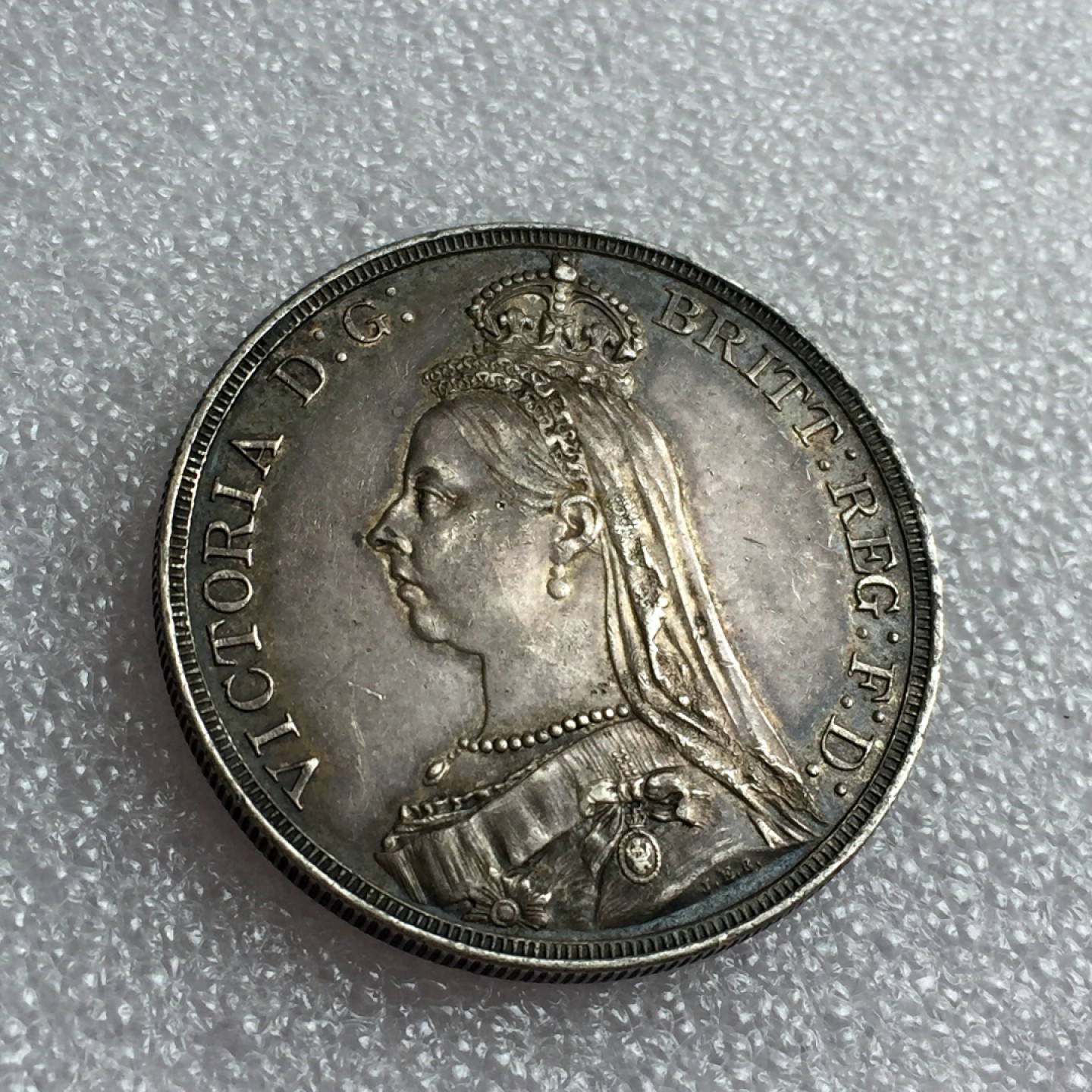 方圆集藏首期专场 9798-英国1887年维多利亚马剑银币高冠版