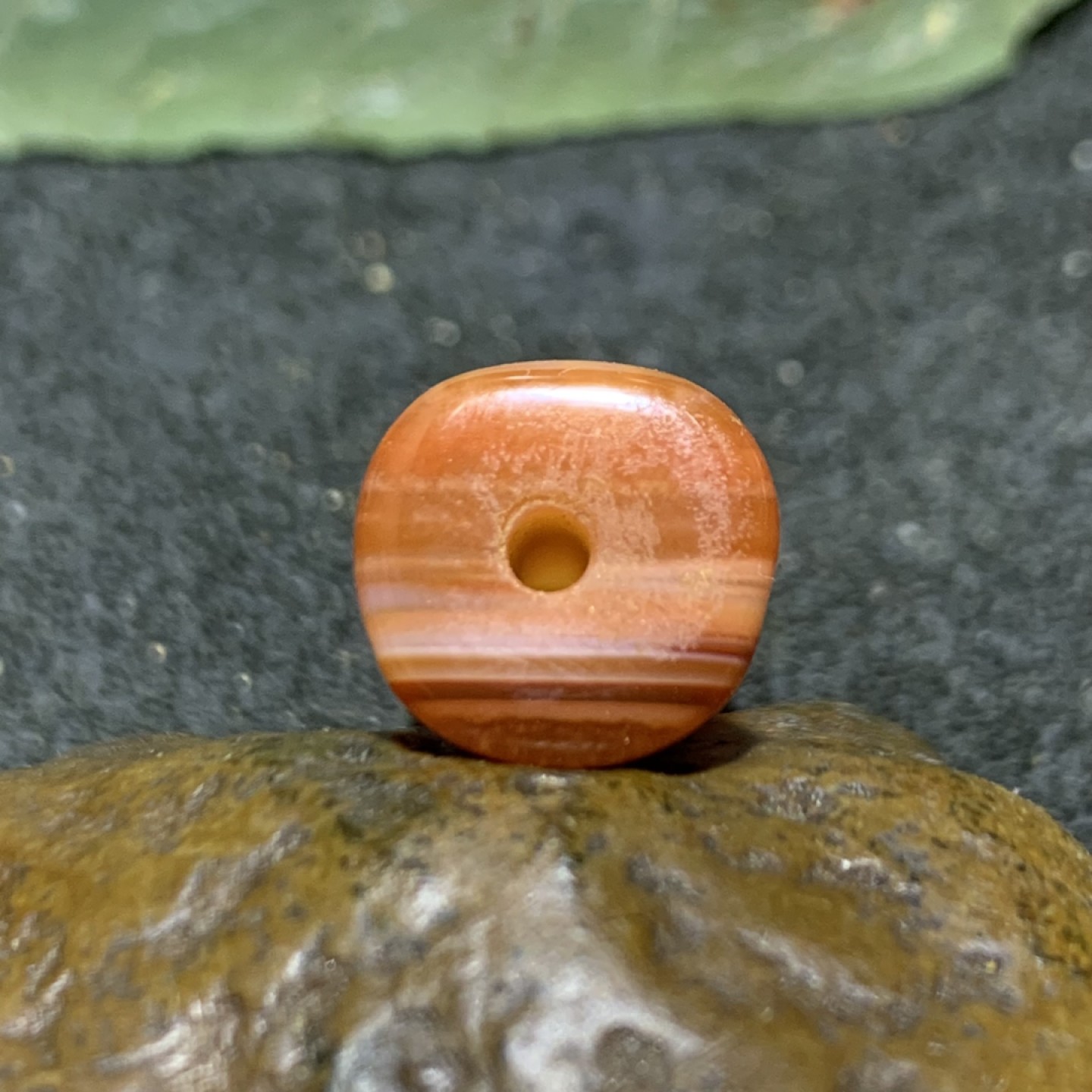 精美高玉化缠丝玛瑙随形天眼瓶形珠一个，